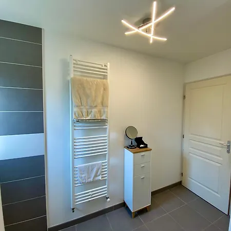 Maison Chic Avec Jacuzzi & Jardin Paisible Chauray