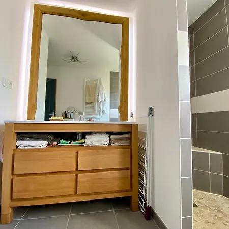 Maison Chic Avec Jacuzzi & Jardin Paisible Holiday home