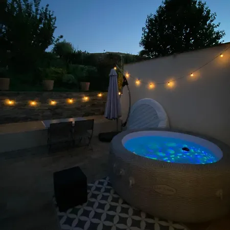 Maison Chic Avec Jacuzzi & Jardin Paisible *