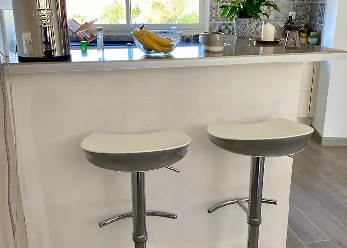 Maison Chic Avec Jacuzzi & Jardin Paisible