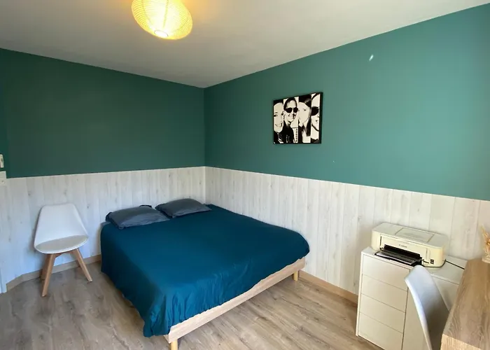 Maison Chic Avec Jacuzzi & Jardin Paisible Сasa de vacaciones