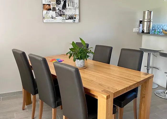 Maison Chic Avec Jacuzzi & Jardin Paisible Chauray